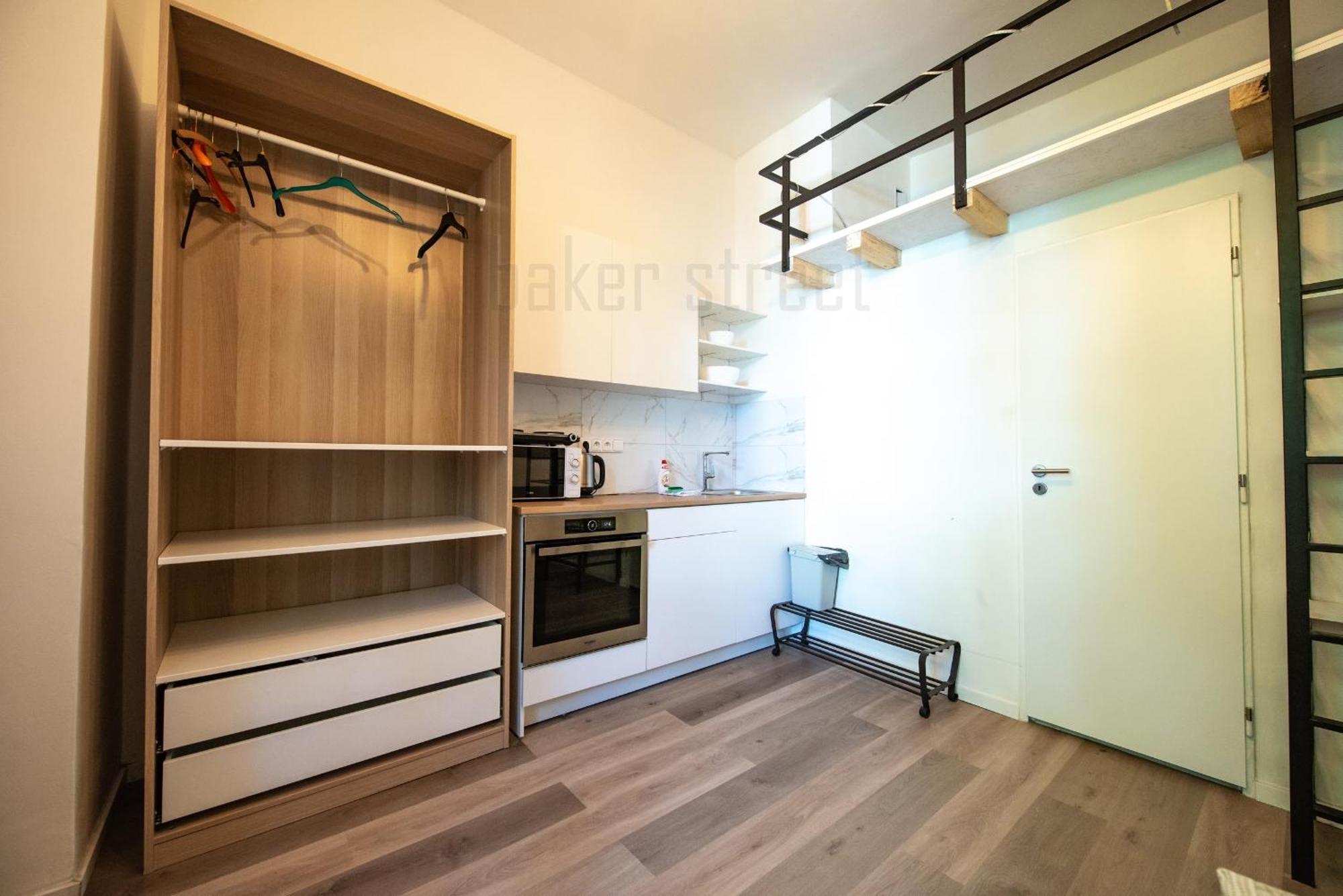 Storey Apartment Close To Metro Palmovka Прага Екстериор снимка