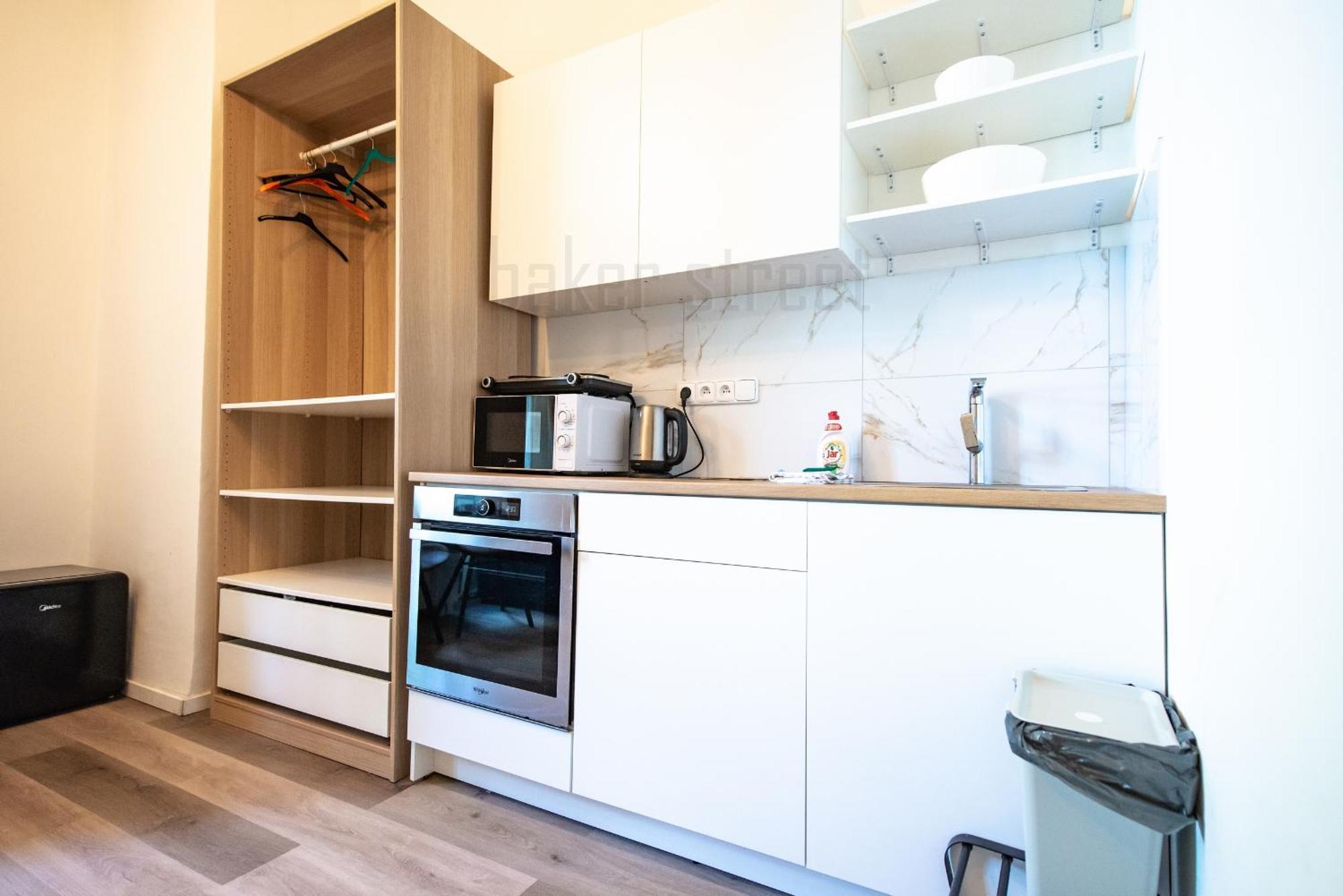 Storey Apartment Close To Metro Palmovka Прага Екстериор снимка
